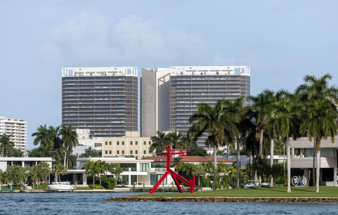 Photo of a view of the St. Reggis Hotel in Bal Harbor - American Butler