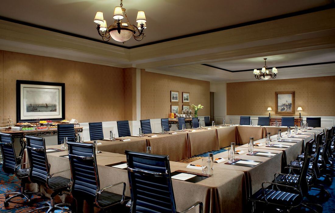 Отели Майами - фото обеденного зала The Ritz-Carlton Coconut Grove - American Butler