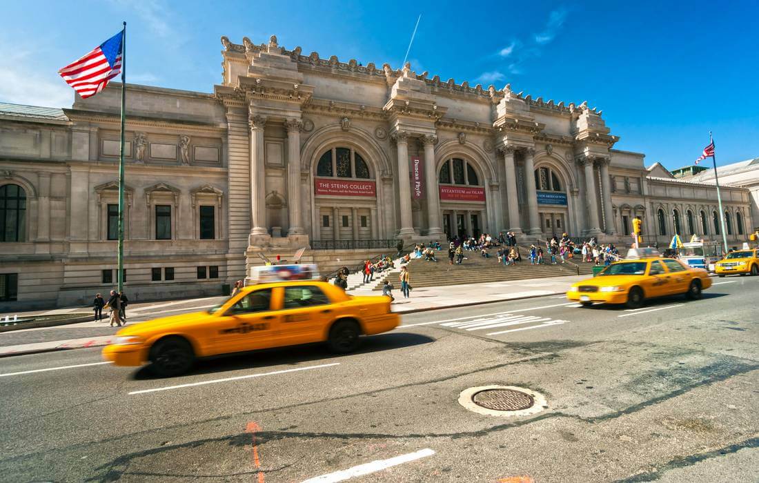 Музей Метрополитен в Нью-Йорке - фото фасада здания - American Butler
