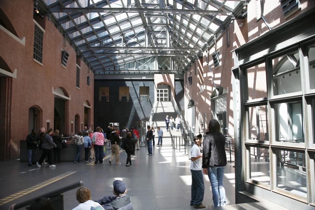 Holocaust Memorial Museum in Washington — Photo Inside — American Butler