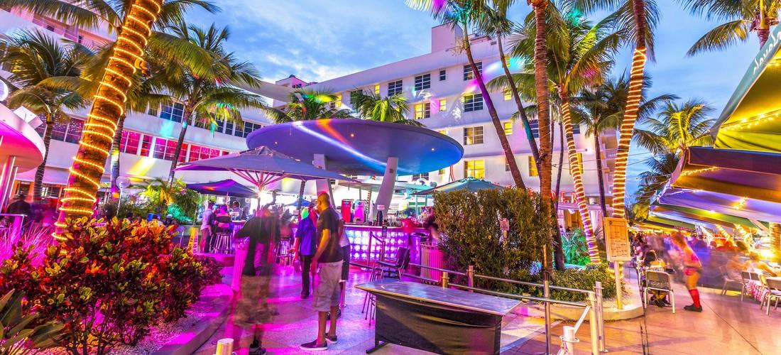 Clevelander Nightclub, South Beach — фото ночного клуба в Майами-бич — American Butler