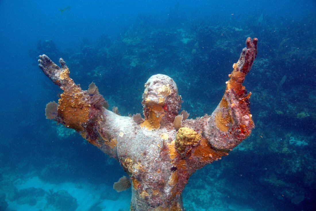 John Pennekamp Coral Reef State Park — фото статуи Христа под водой — American Butler