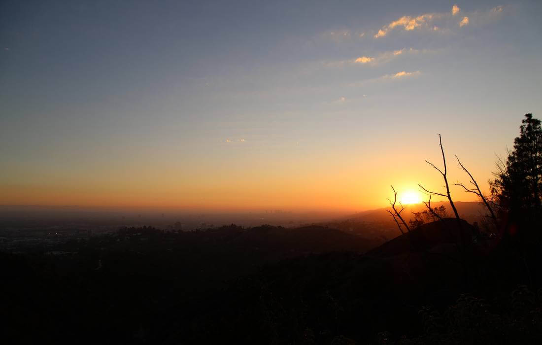 Фото заката на территории парка Гриффита в Лос-Анджелесе - American Butler