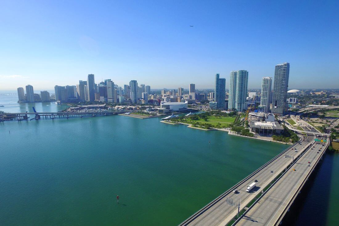 Museum Park — panorama photo of Miami Bicentennial Park — American Butler