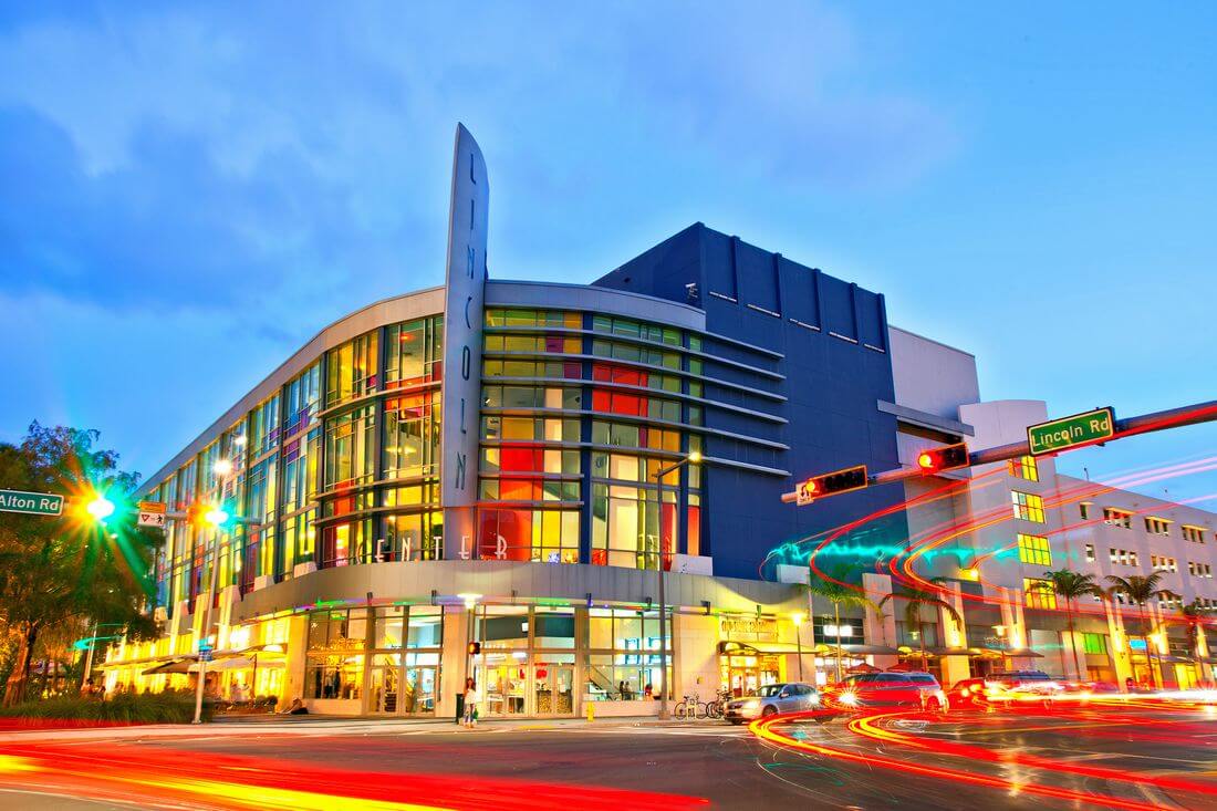 Lincoln Road Mall — фото торгового центра в Майами-Бич — American Butler
