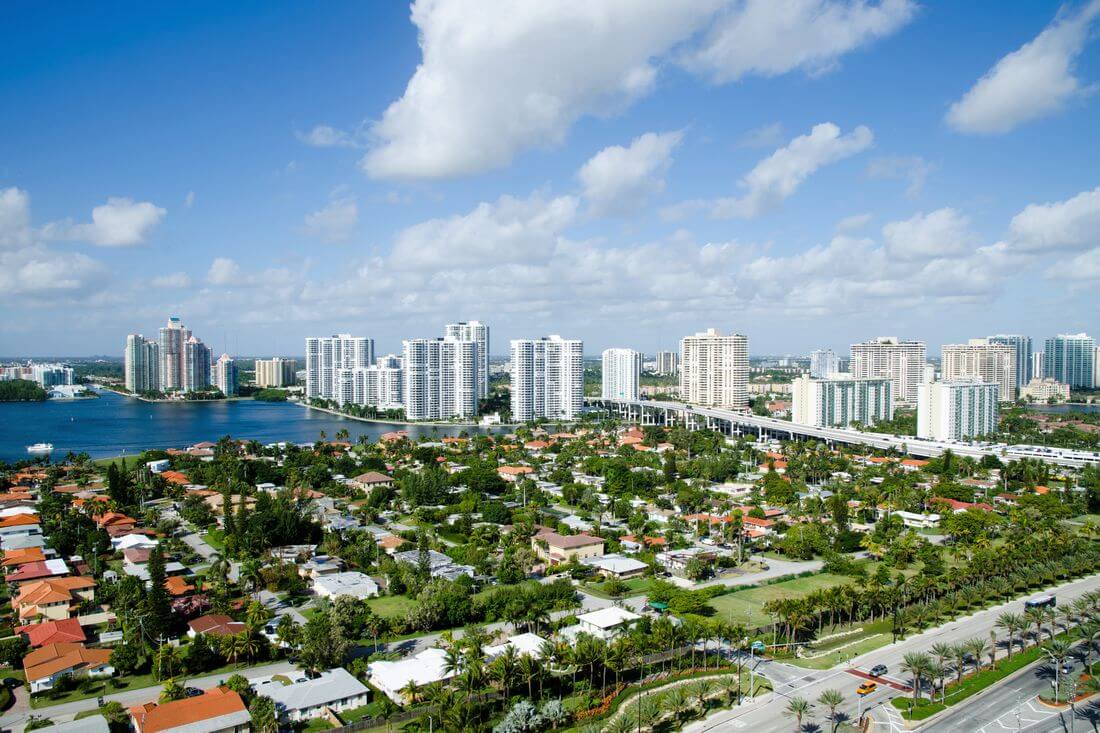 Город Авентура во Флориде — фото панорамного вида — American Butler