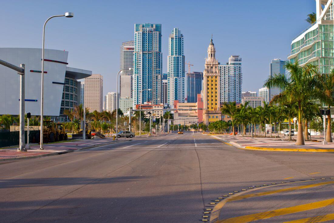 Downtown Miami — фото Башни Свободы в центре города — American Butler