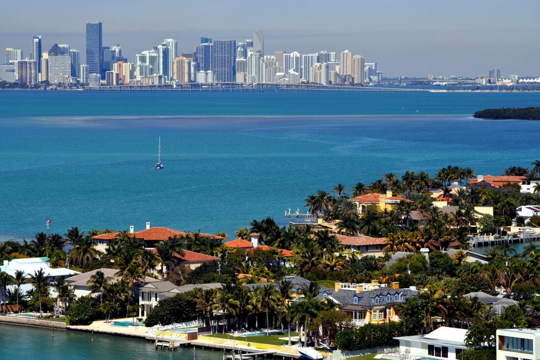 Key-Biscayne, Florida — панорамный вид на остров в Майами — American Butler