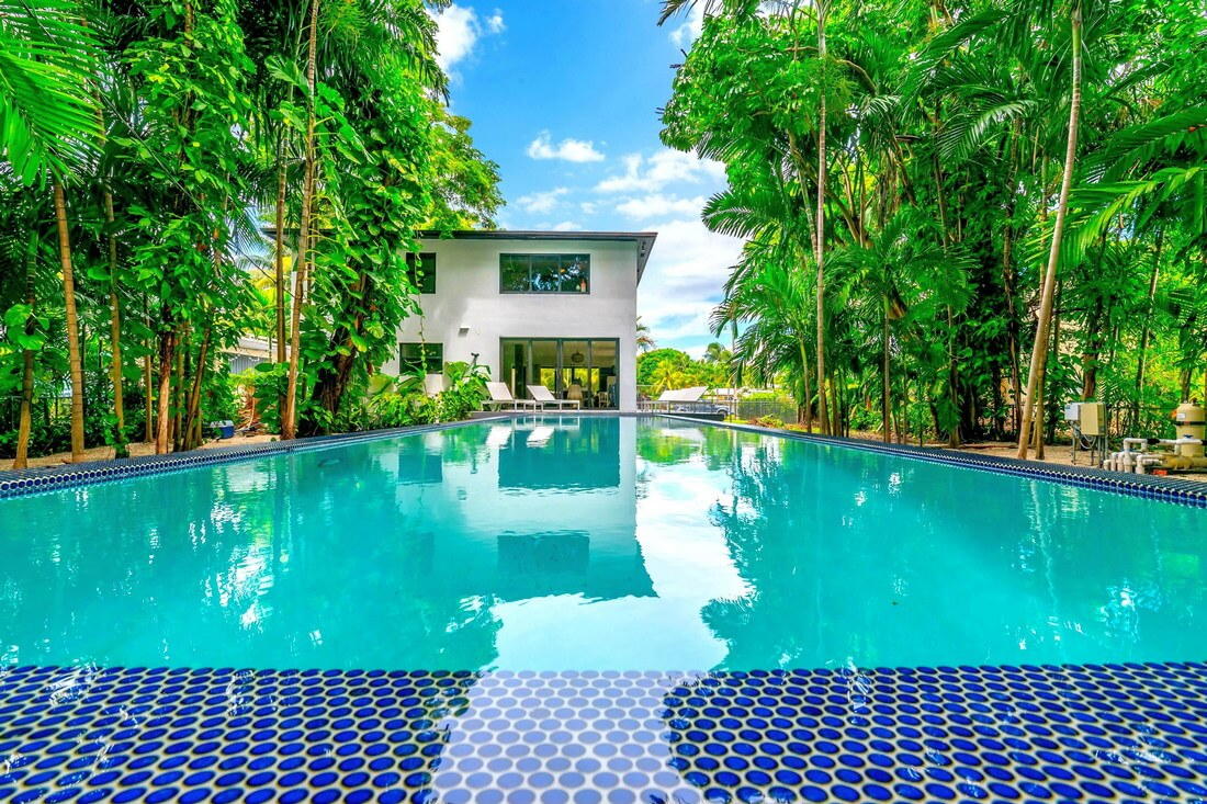 Morningside, Florida — фото дома на продажу в Майами — American Butler