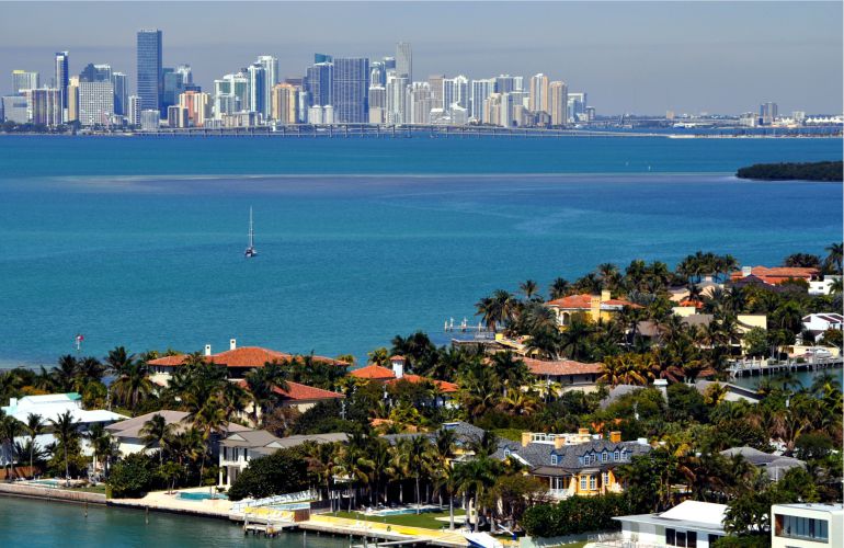 Helicopter tour - AB - Miami Beach and Key Biscayne - photo views of Key Biscayne