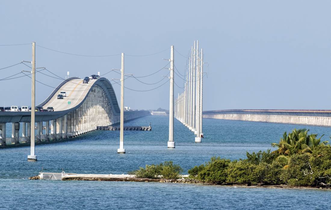 Photo of Seven Mile Bridge on the Florida Keys archipelago — American Butler