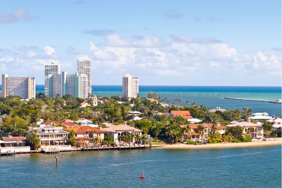 Sightseeing tours in Fort Lauderdale, Florida from American Butler — photo panorama of the city — American Butler