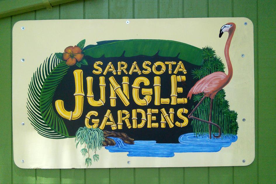 Sarasota Jungle Gardens — фото таблички тематического зоопарка во Флориде — American Butler