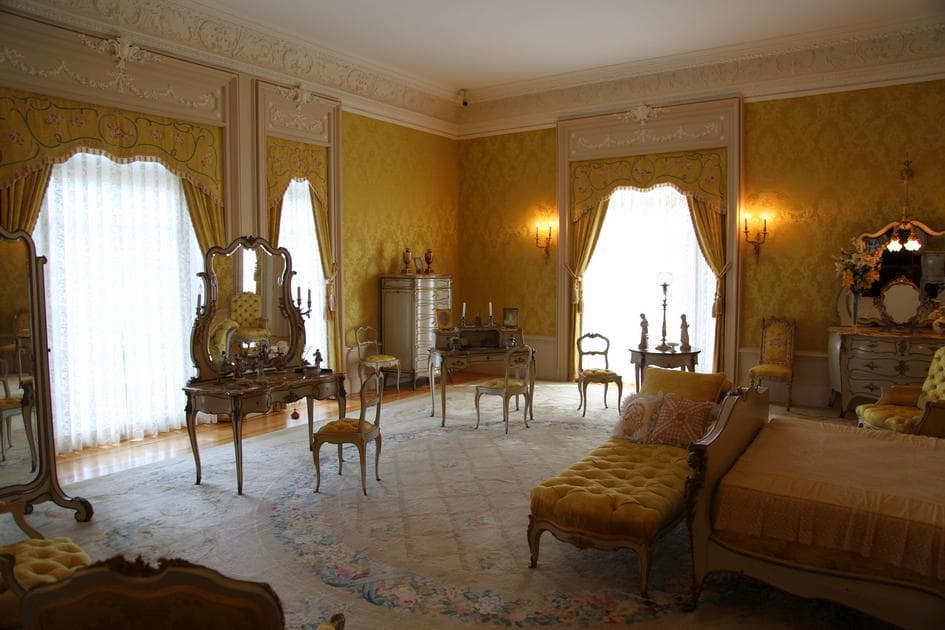 Henry Morrison Flagler and his estate in West Palm Beach: photo of the magnate's room