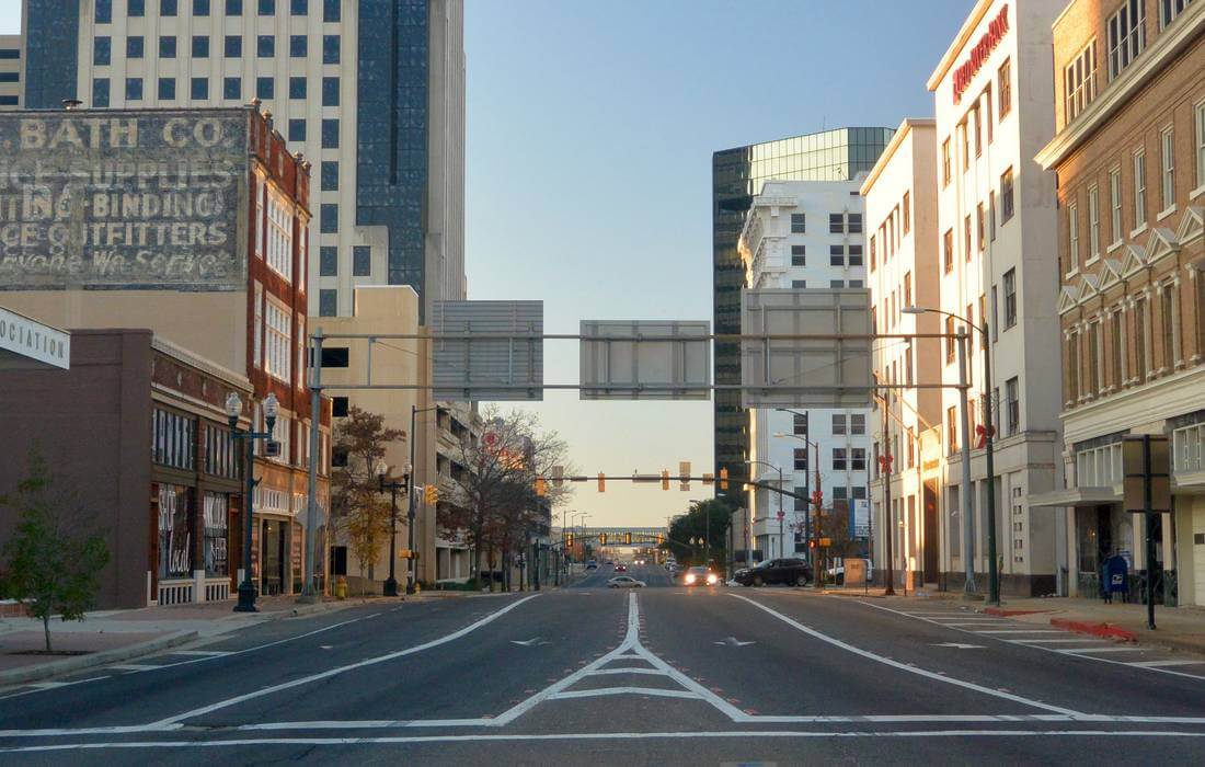 Photo of the central streets of the city of Shreveport in Louisiana, USA - American Butler