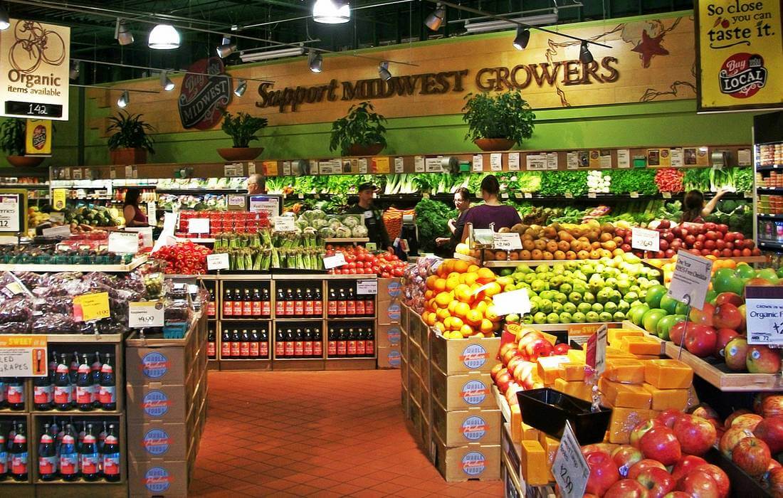 Фото продуктового супермаркета органических продуктов Whole Foods в США — American Butler