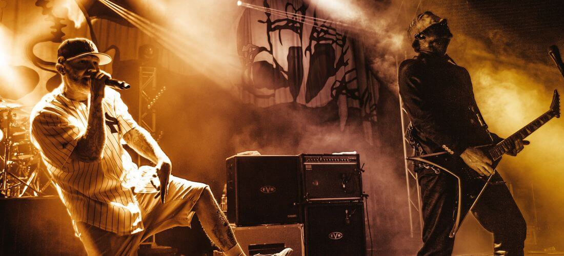 Фото выступления группы Limp Bizkit на рок-фестивале в США — Knotfest — American Butler