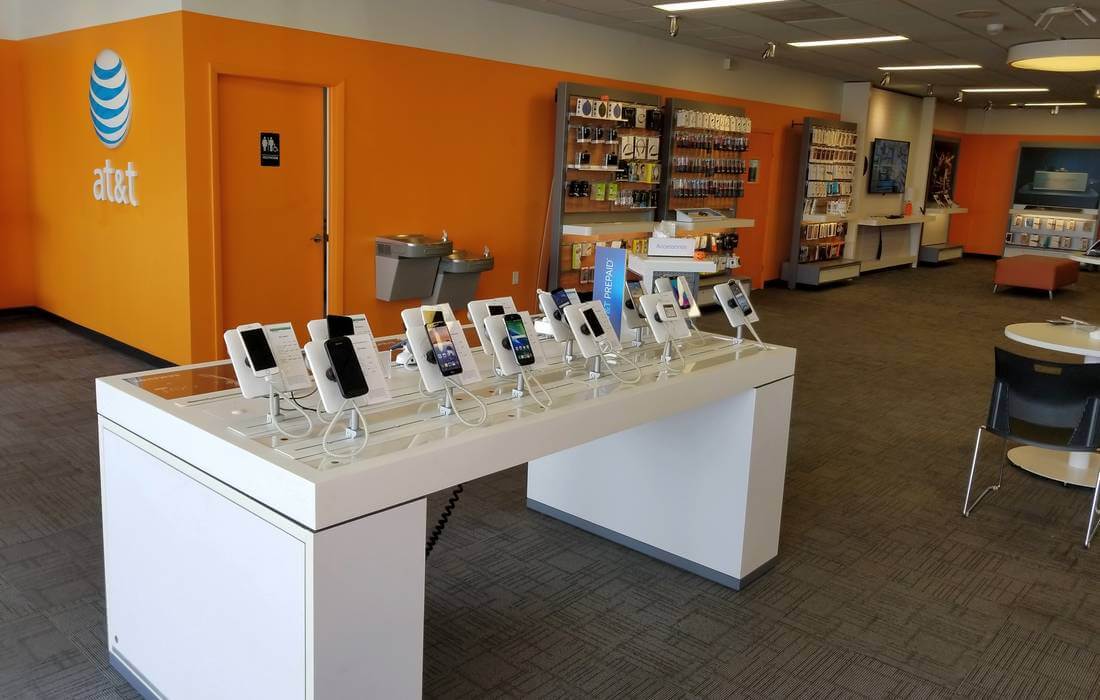 AT & T's retail space is a major cellular operator in America - American Butler