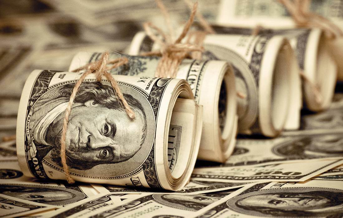 Минимальная и средняя зарплата в США — фото долларовых купюр — American Butler