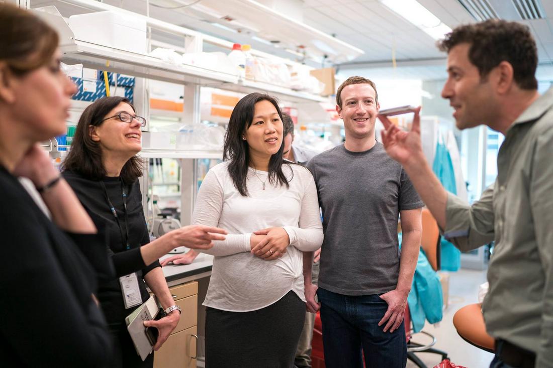 Марк Цукерберг — фото основателя Facebook с женой — American Butler