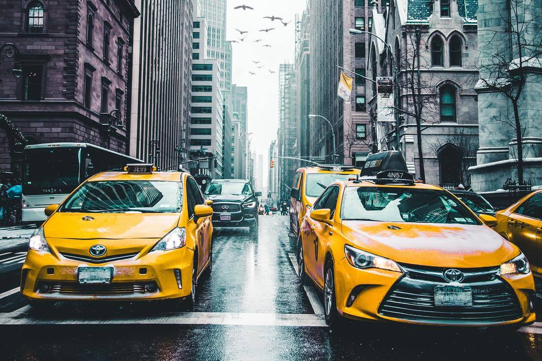Такси в США - фото жёлтого такси в Нью-Йорке - American Butler